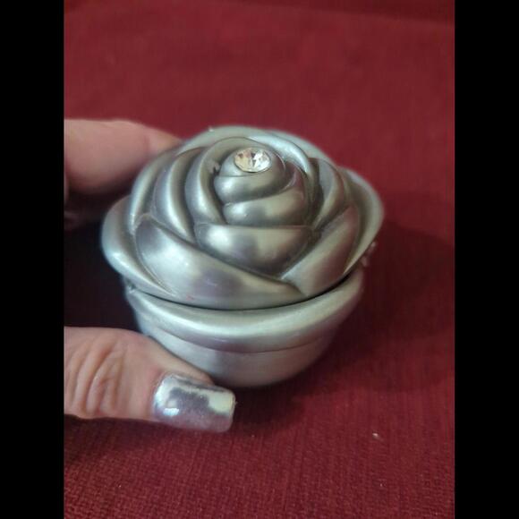 Keepsake Pewter Rose - Picture 3 of 8